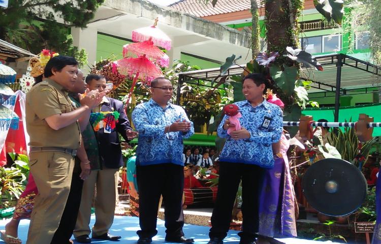 Ulang tahun SMPN1 TEMBUKU